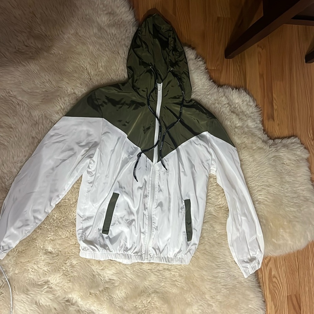 size small white and green H & M windbreaker